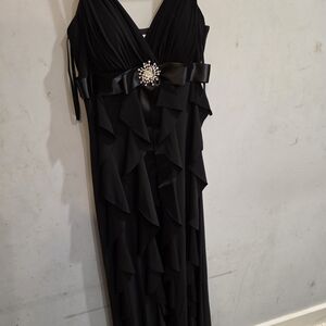 Betsy & Adam Elegant Black Ruffle Maxi Dress
